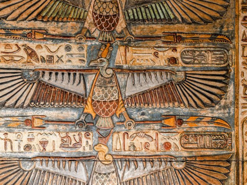 Descubren antiguos murales egipcios en el templo de Khnum