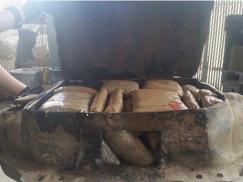 Descubren drogas ocultas en tanque de la gasolina en Nogales,Arizona