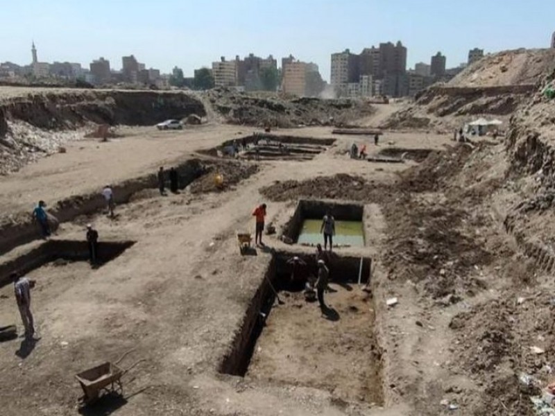 Descubren en Egipto restos del templo del faraón Nectanebo I