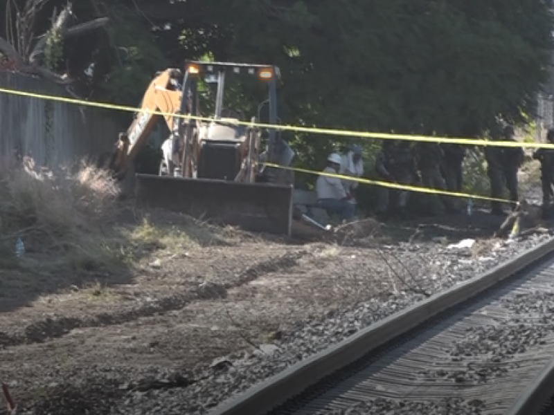 Descubren osamenta a un costado de las vías del ferrocarril