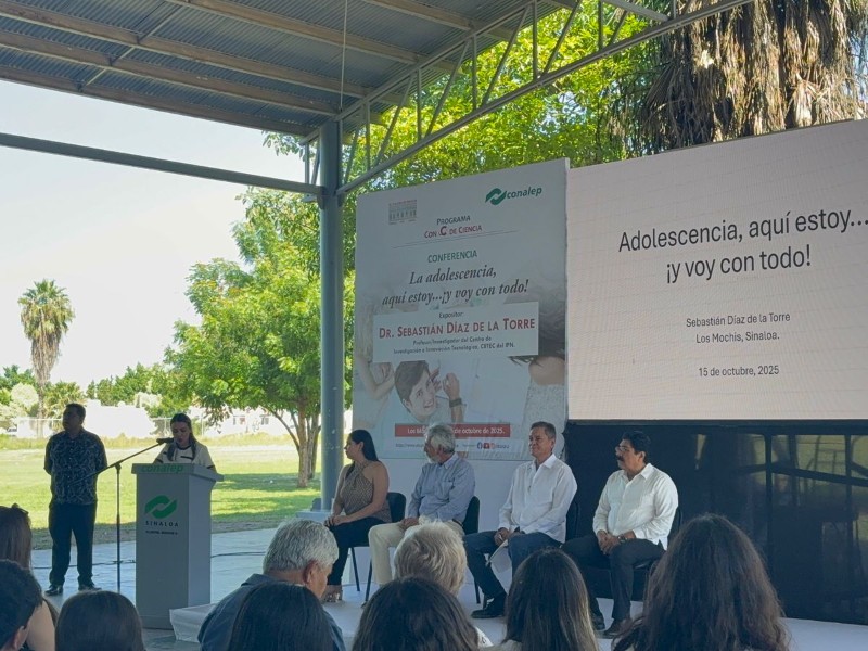 Desde el IPN, Sebastián Díaz visita Conalep con conferencia científica