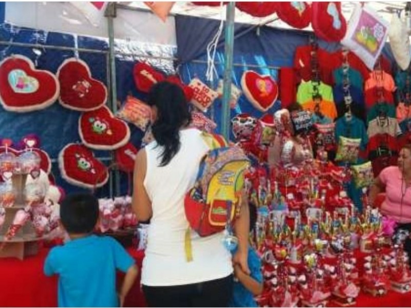 Desechan comerciantes en pequeño establecimiento de feria 14 de febrero