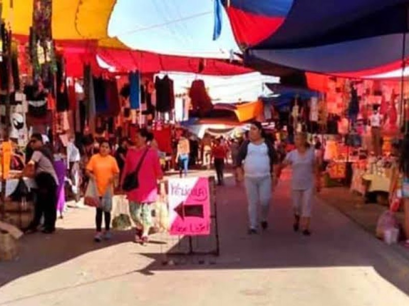 Desempleo genera incremento de comerciantes en tianguis de León