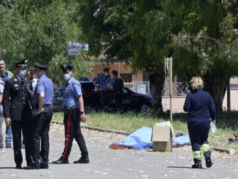 Desequilibrado asesina anciano y 2 niños en Italia