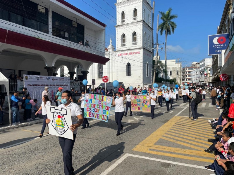 Desfilaron por el Día de las Personas con Discapacidad