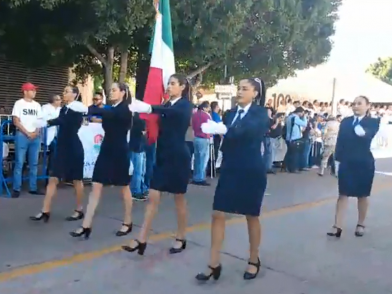 Desfile cívico deportivo 20 de Noviembre