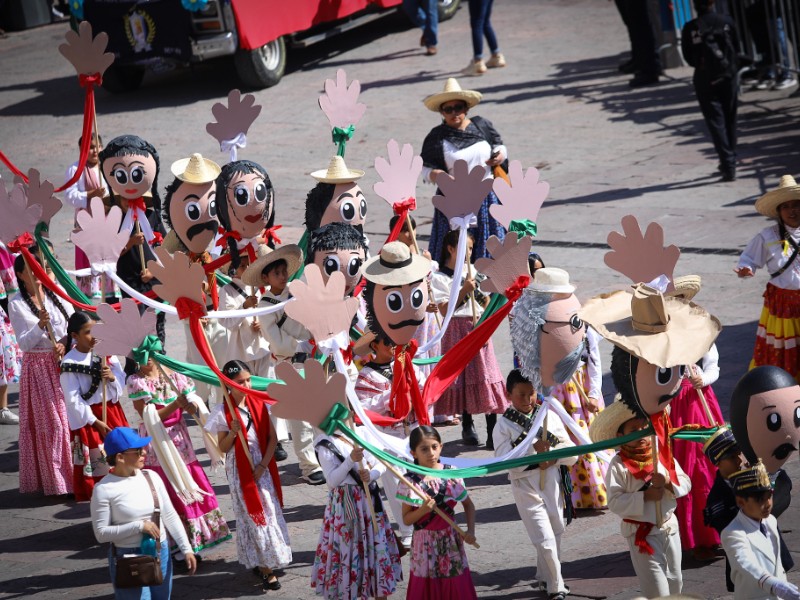 Desfile cívico deportivo reunió a miles de familias leonesas