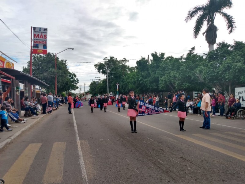 Desfile revolucionario en Empalme reúne familias