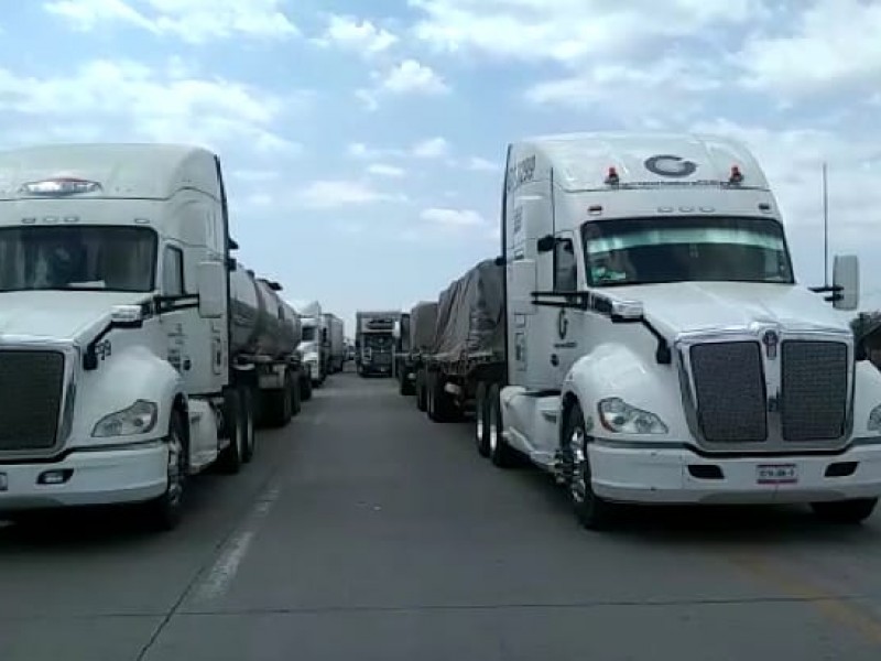 Desfogan bloqueo carretero