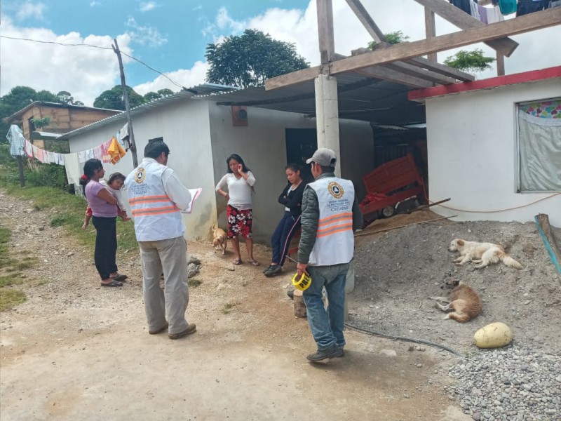 Desgajamiento de cerro genera evacuación de 16 familias en riesgo