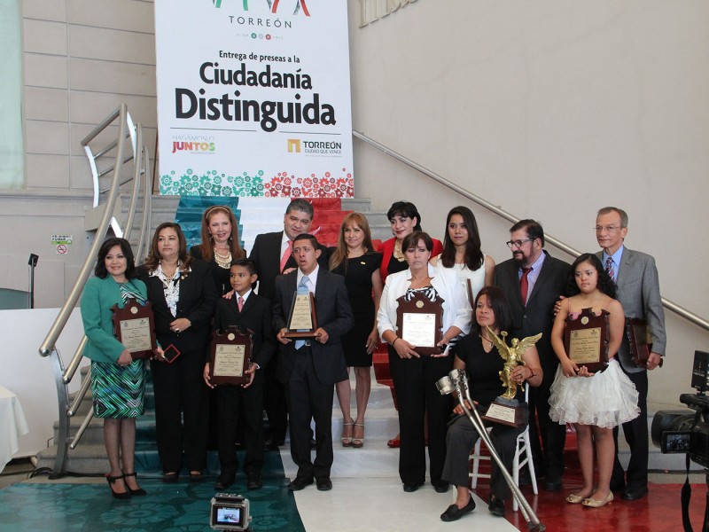 Designan a ciudadanos distinguidos en Torreón