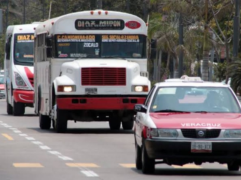 Designan nuevos delegados de transporte estatal en 7 regiones