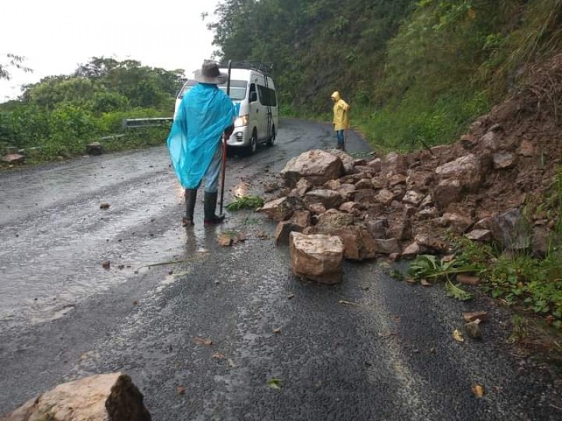 Deslaves tras lluvias del fin de semana en Zacatlan