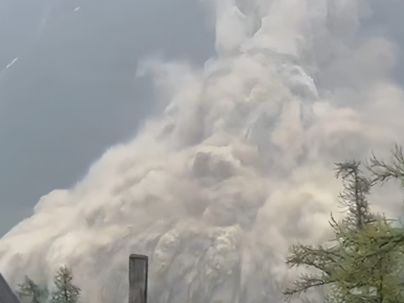 Deslizamiento de glaciar destruye parte de pueblo en Suiza