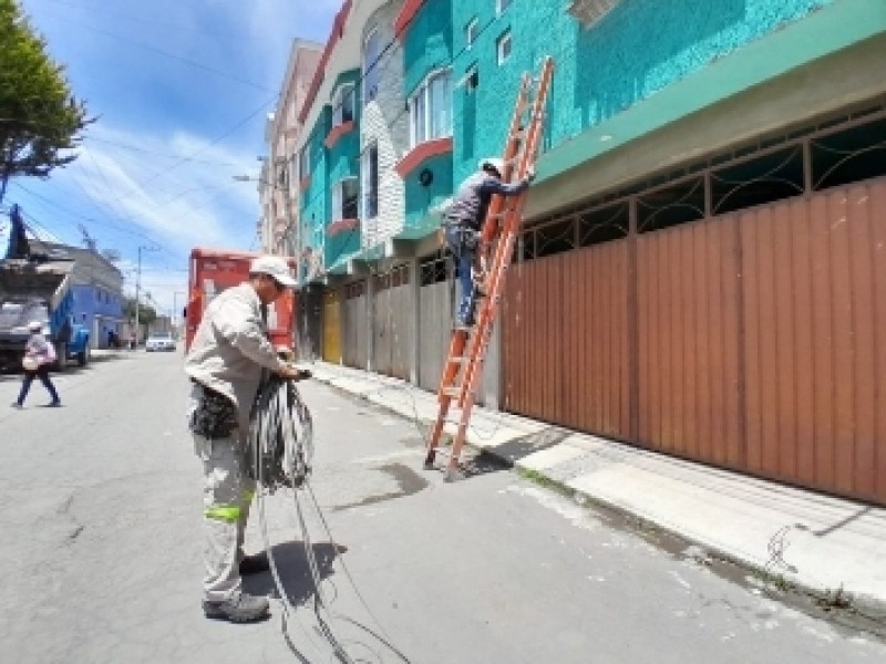 Desmantelamiento de cable coaxial a fibra óptica en Silao avanza.