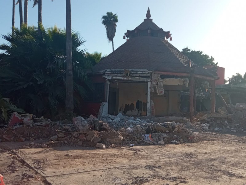 Desmantelan famoso ''Palacio Chino'' de Los Mochis