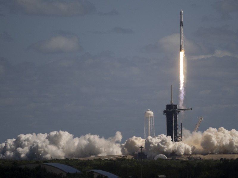 Despega nueva misión espacial de la NASA y Space X