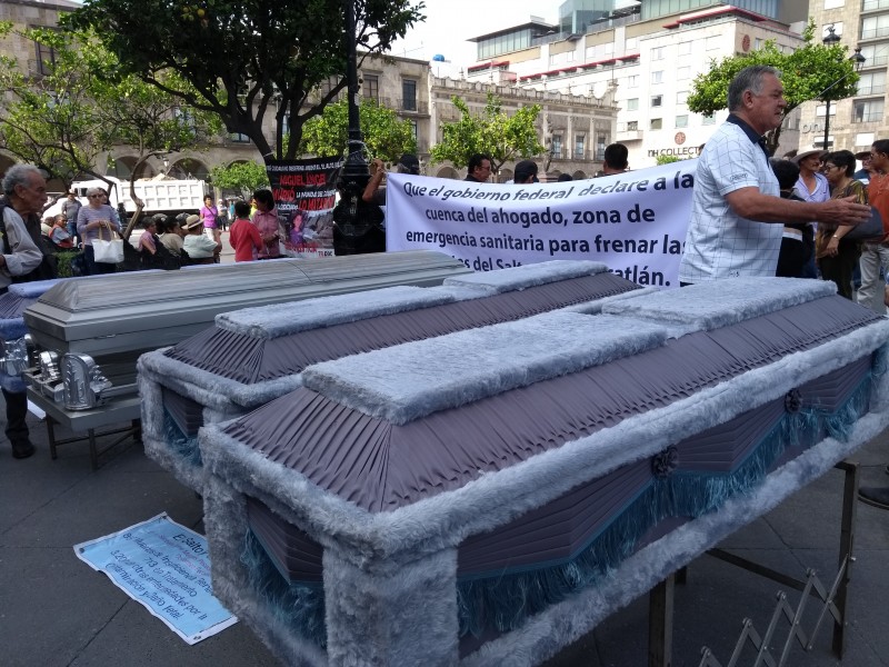 “Despiden” a Aristóteles por inacción contra contaminación