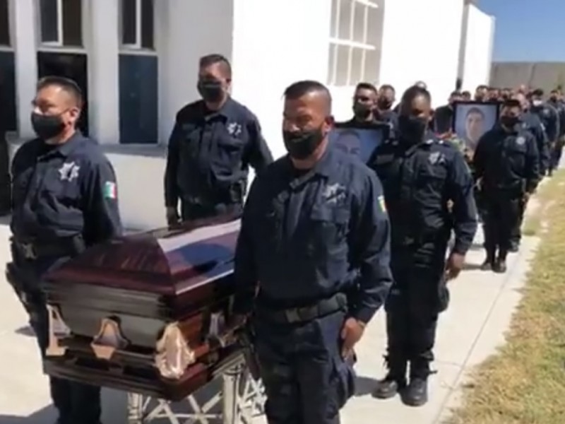 Despiden con tristeza a elementos caídos en Huazamota.