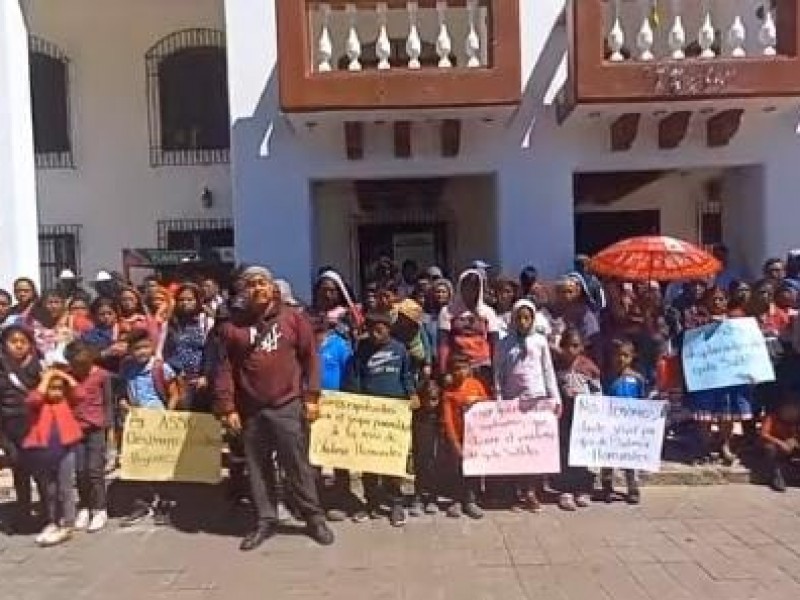 Desplazados de Las Margaritas piden intervención de fuerzas federales