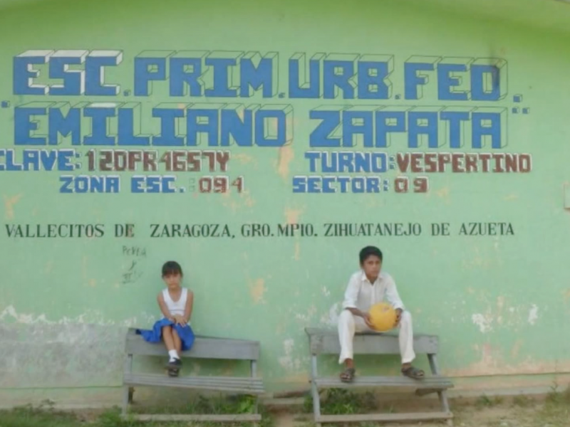 Desplazados de Vallecitos buscan escuelas en Zihuatanejo: SEG-Regional