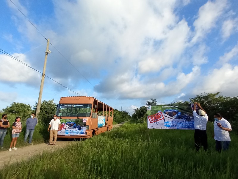 Despliegan lonas informativas sobre protección del Cangrejo Azul