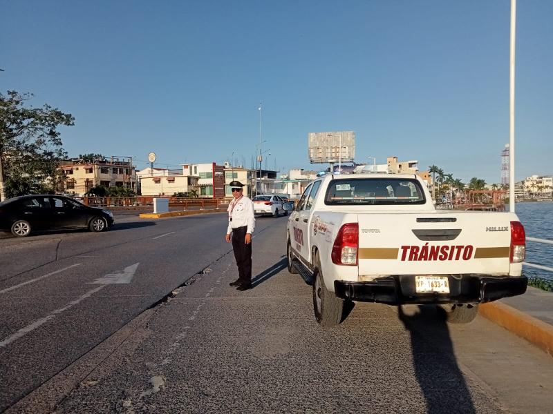 Despliegan operativo vial por festejos de Día de Muertos en Tuxpan