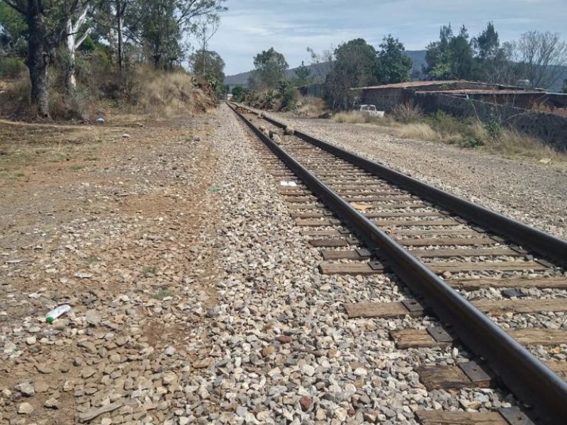 Después de tres días, liberan vías del tren en Tiripetío