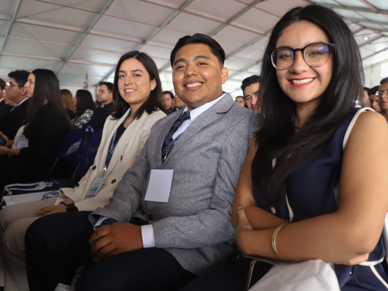 Destacan 99 estudiantes de la UAQ en premios Ceneval