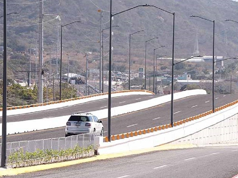 Destacan irregularidades de doble paso a desnivel en Tuxtla