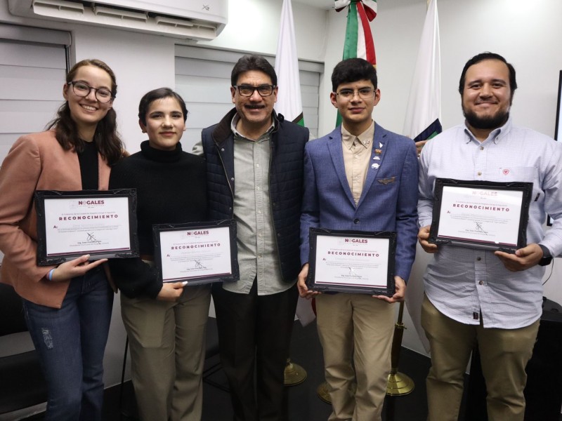 Destacan jóvenes nogalenses en premio estatal de la juventud