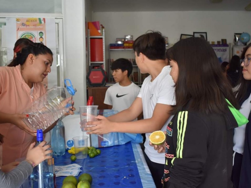 Destacan la importancia del agua para la salud