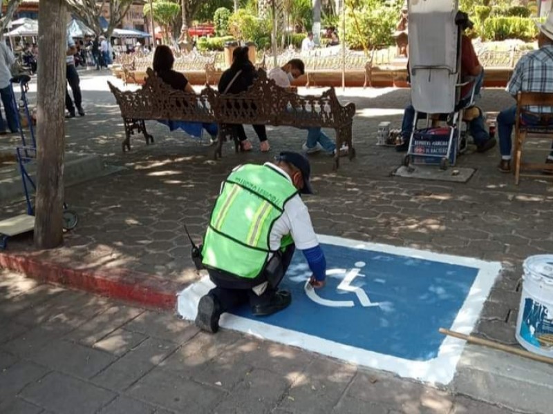 Destinan espacios adecuados para personas con discapacidad en Tangancícuaro