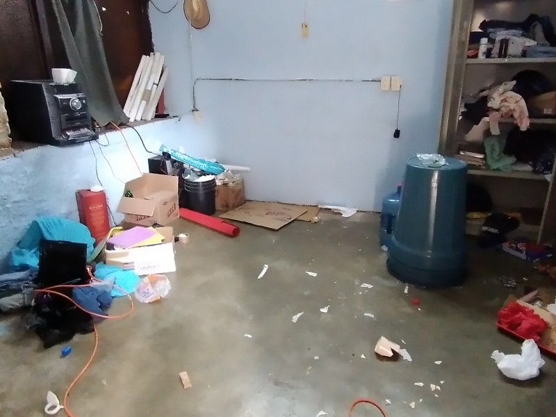 Destrozos y robos, restos de toma en Casa Isaac Arriaga