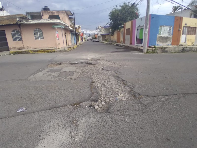 Destruido cruce de calles Julián Gascón Mercado y Moctezuma