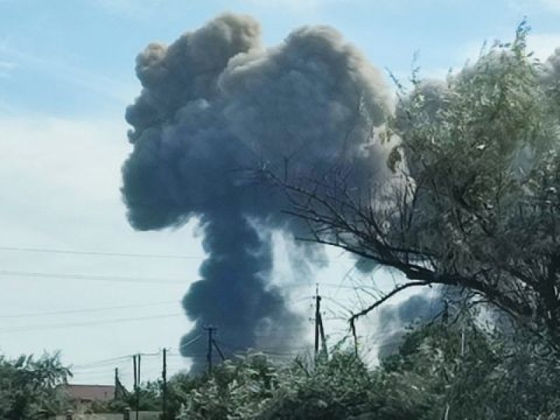 Destruye Ucrania almacén de municiones ruso en Crimea