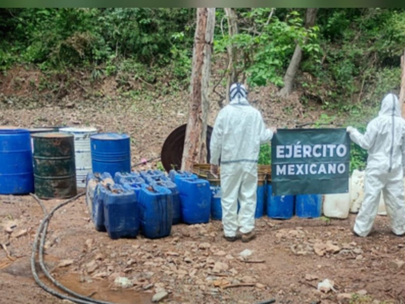 Destruyen siete áreas de almacenamiento de sustancias ilícitas en Culiacán y Cosalá