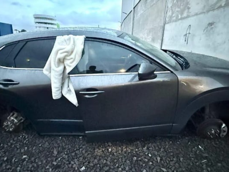 Desvalijan camioneta en 15 min en Villa Posadas Puebla