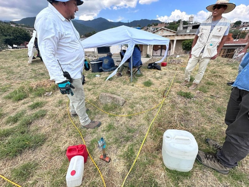 Detectan posibles estructuras funerarias bajo templo en Teotitlán del Valle