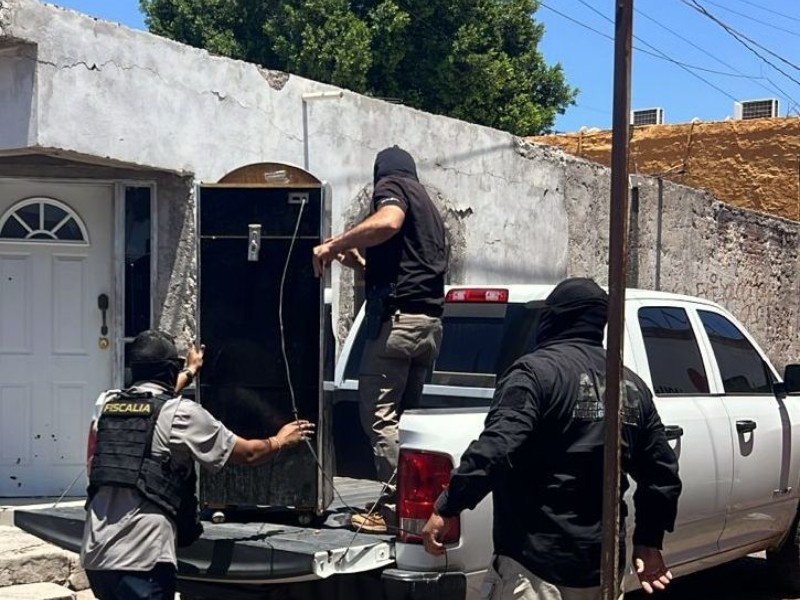 Detectan y aseguran tragamonedas frente a tiendas en Obregón