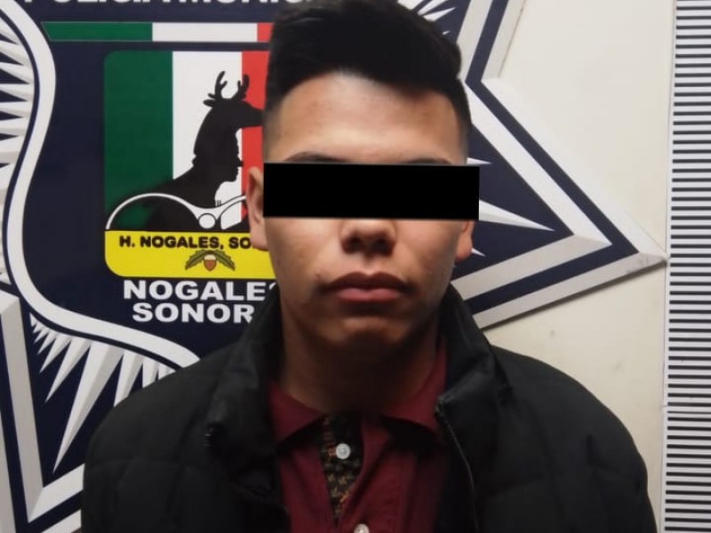 Detenido por conducir auto con reporte de robo