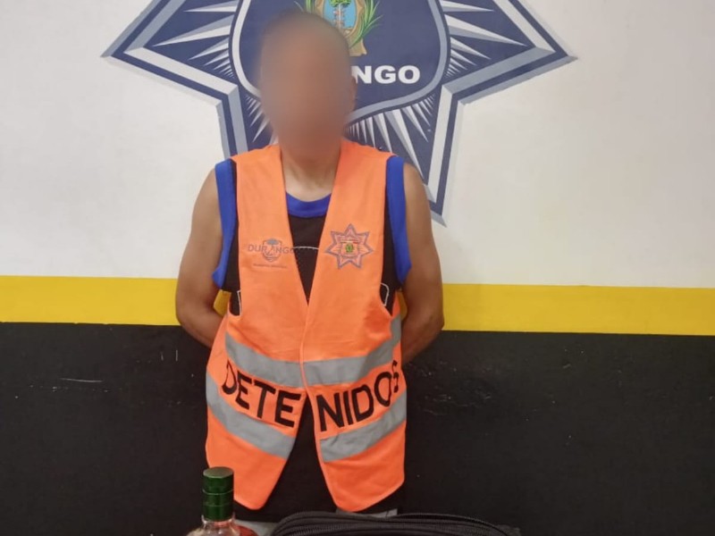 Detenido por presunto robo en centro comercial