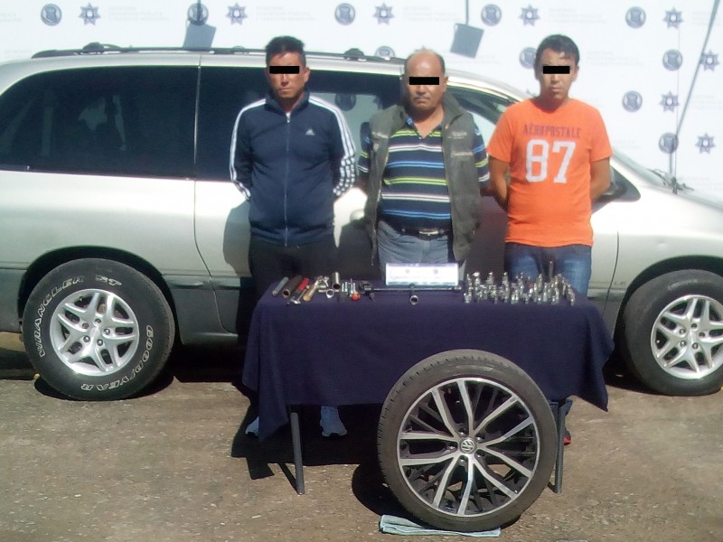 Detenidos 3 sujetos por presunto robo de autopartes