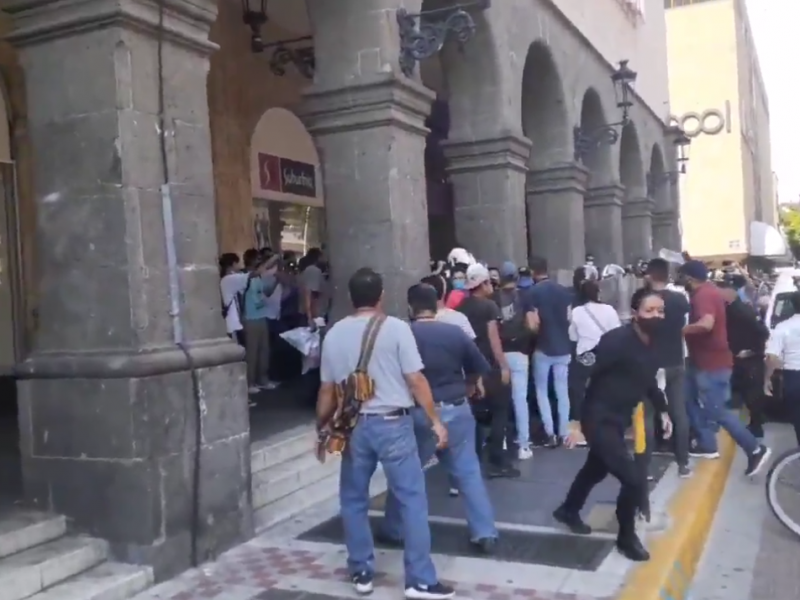 Detenidos y lesionados tras manifestación de dueños de juegos mecánicos