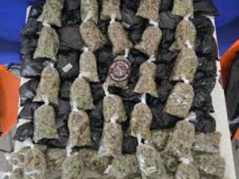 Detienen a pareja con 82 gramos de marihuana en Guaymas