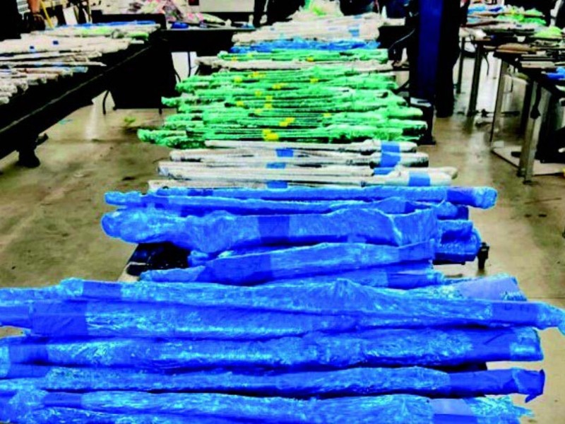 Detienen a padre e hijo con 300 armas rumbo a México Detienen a padre e hijo con 300 armas rumbo a México