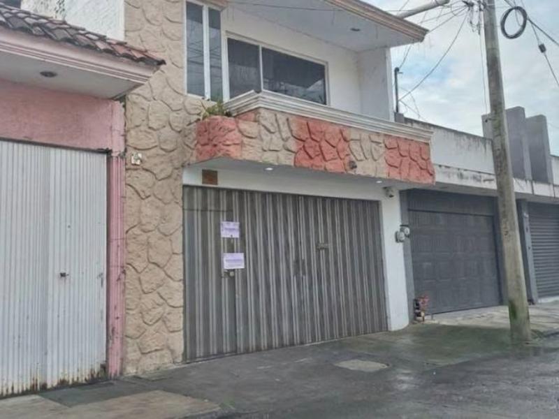 Detienen a 10 personas durante operativo en Uruapan; dos serían expolicías