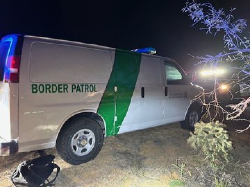 Detienen a 11 indocumentados en patrulla clonada
