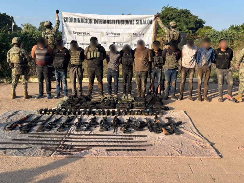 Detienen a 13 personas armadas en operativo conjunto en Sinaloa