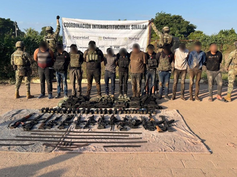 Detienen a 13 presuntos sicarios en La Vuelta, Navolato Detienen a 13 presuntos sicarios en La Vuelta, Navolato